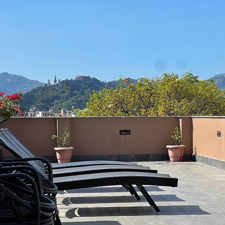 Hotel Thrive, A Tropical Courtyard Katmandu Dış mekan fotoğraf