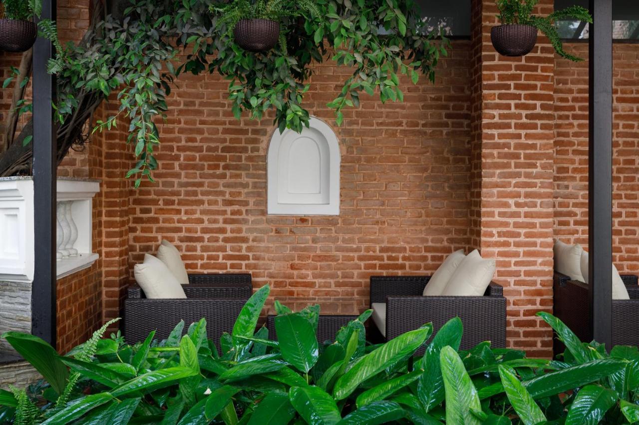 Hotel Thrive, A Tropical Courtyard Katmandu Dış mekan fotoğraf